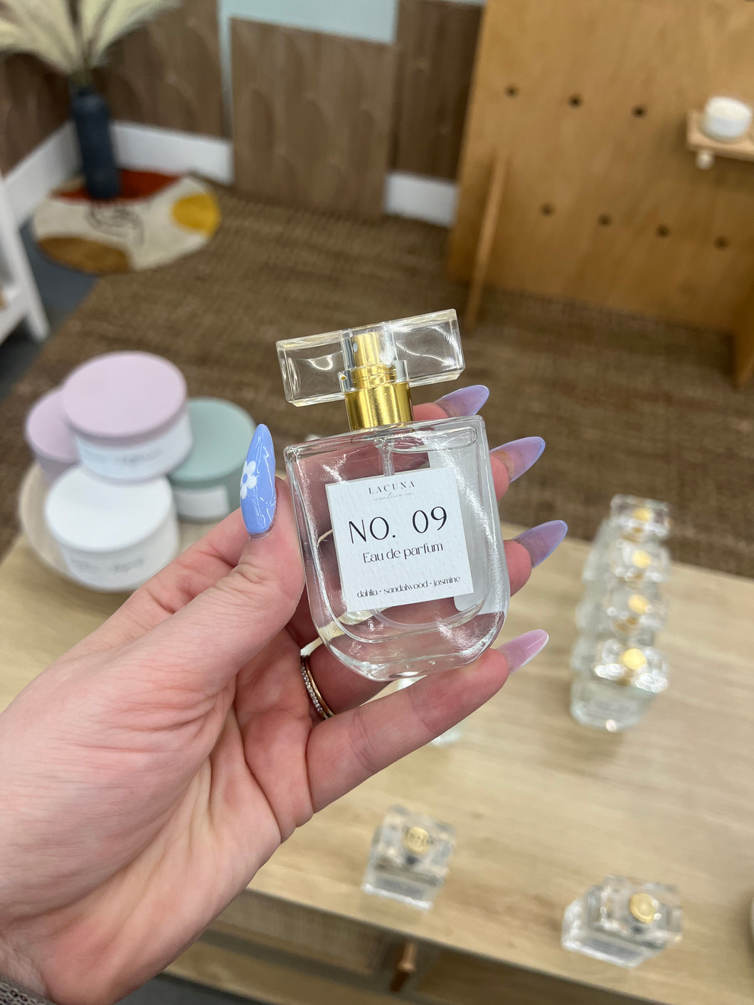 No. 09 perfume